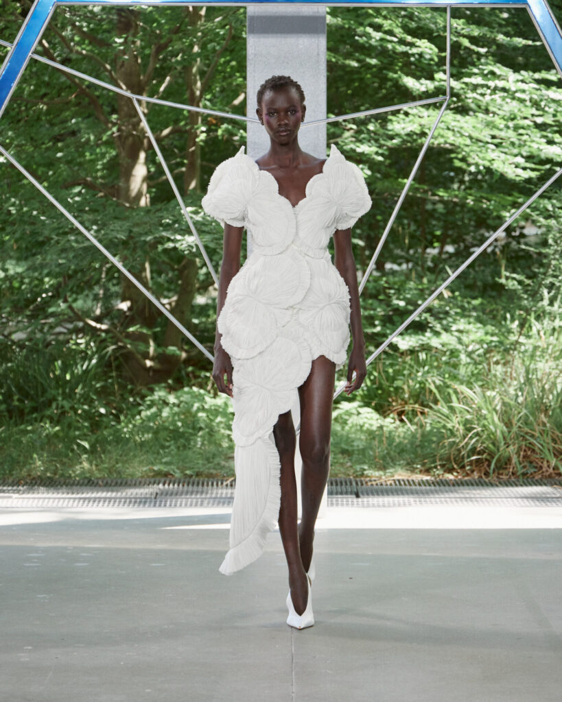 Ardazaei_fw25_runway_IG_look08 - 24Fashion TV - fashion and runway Magazine and Television