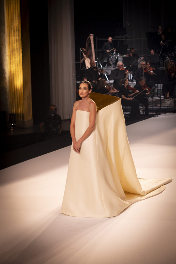 STEPHANE_ROLLAND_Couture_FW25-26_Look-032 - 24Fashion TV - fashion and runway Magazine and Television